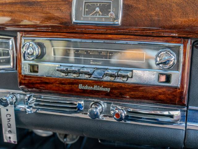 Mercedes-Benz 300