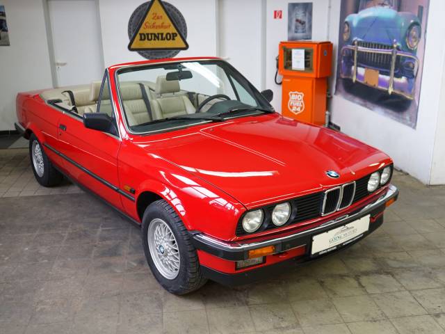 Immagine 1/37 di BMW 325i (1987)