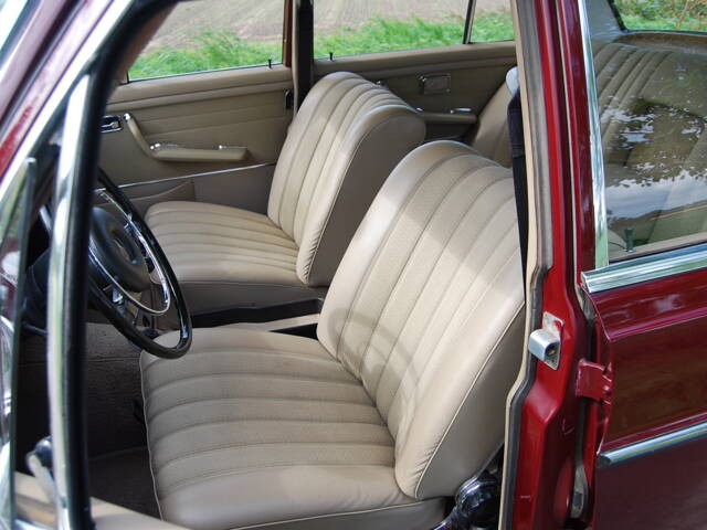 Mercedes-Benz 280 SE