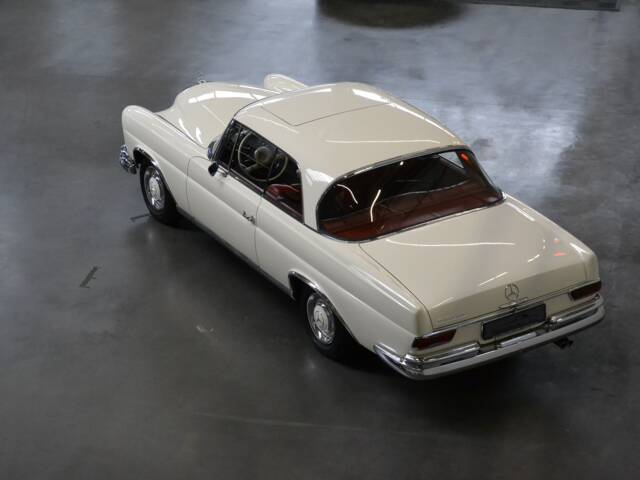 Mercedes-Benz 250 SE