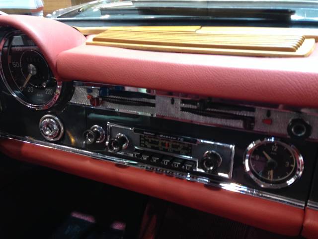 Mercedes-Benz 230 SL
