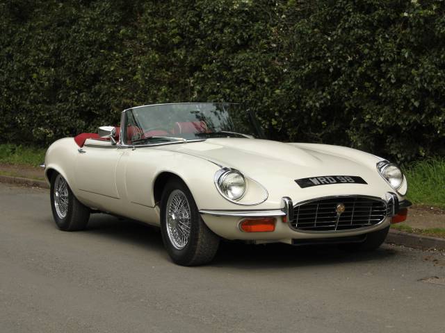 Image 1/18 de Jaguar E-Type V12 (1971)