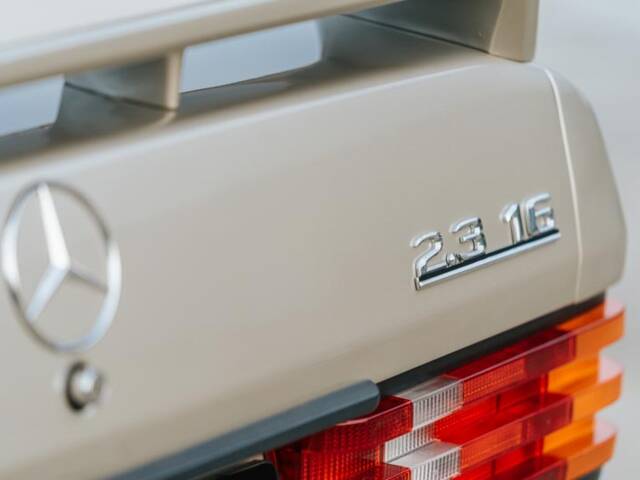 Mercedes-Benz 190 E 2.3-16