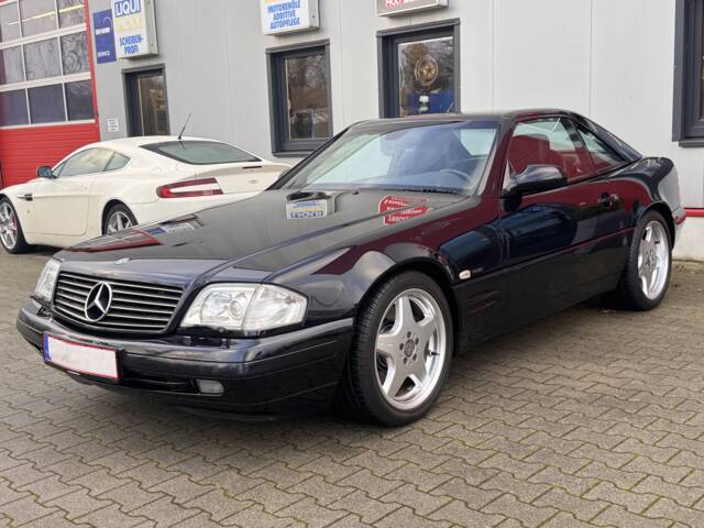 Imagen 1/9 de Mercedes-Benz SL 500 &quot;Final Edition&quot; (2001)