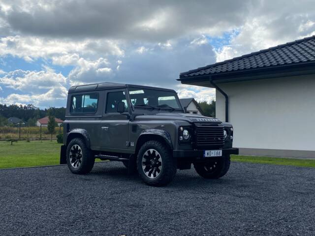 Land Rover Defender 90 Works V8 "70th Edition"