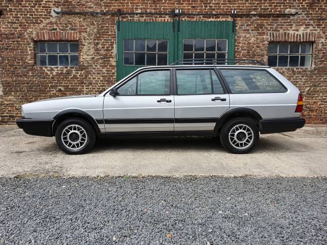 Bild 1/27 von Volkswagen Passat Variant Syncro    2.2 (1987)