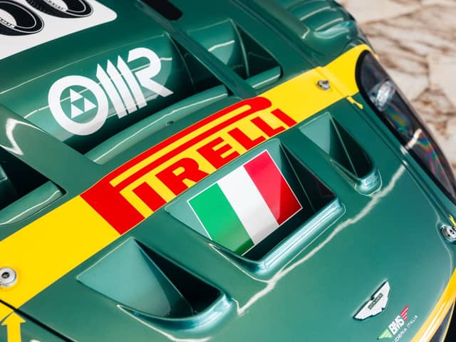 Aston Martin DBR9 GT1
