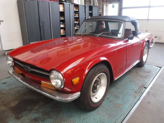 Image 1/44 de Triumph TR 6 (1971)