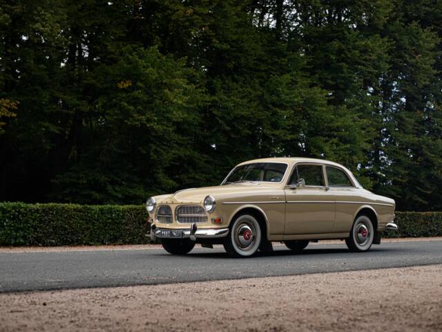 Volvo P 121