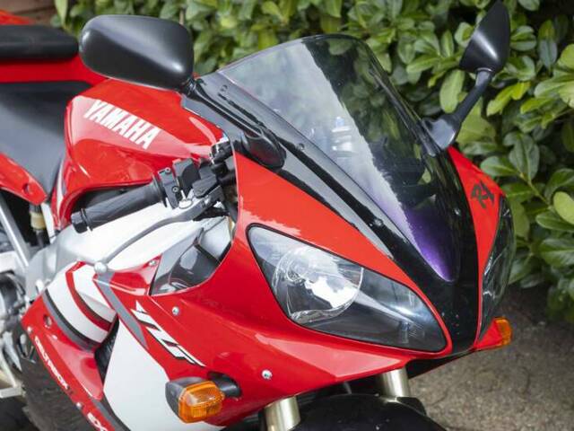 Yamaha YZF-R1