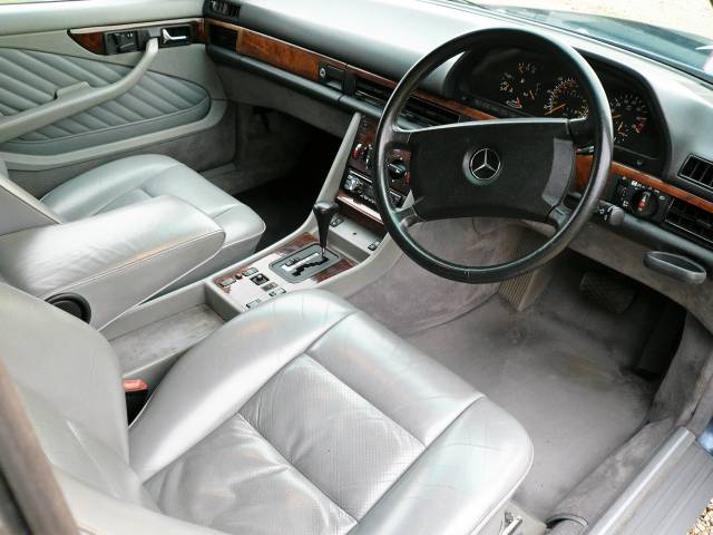 Mercedes-Benz 420 SEC - Interior is in excellent condition throughout