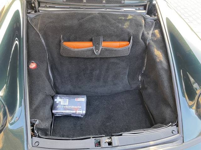 Porsche 911 Carrera 4