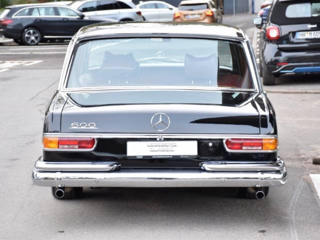 Mercedes-Benz 600
