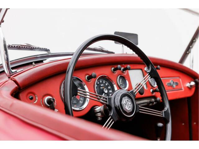 MG MGA 1500