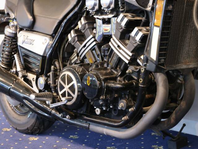 Yamaha V-Max 1200