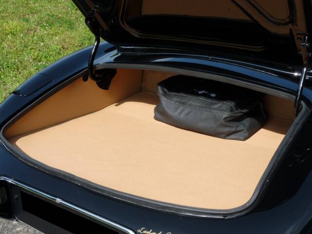 Jaguar E-Type 3.8