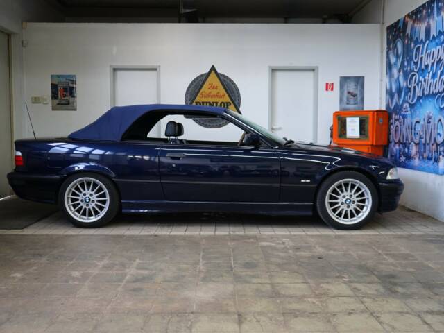 BMW 318i