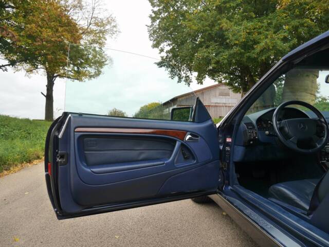 Mercedes-Benz SL 320