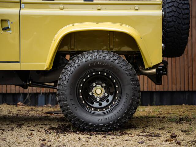 Land Rover 90
