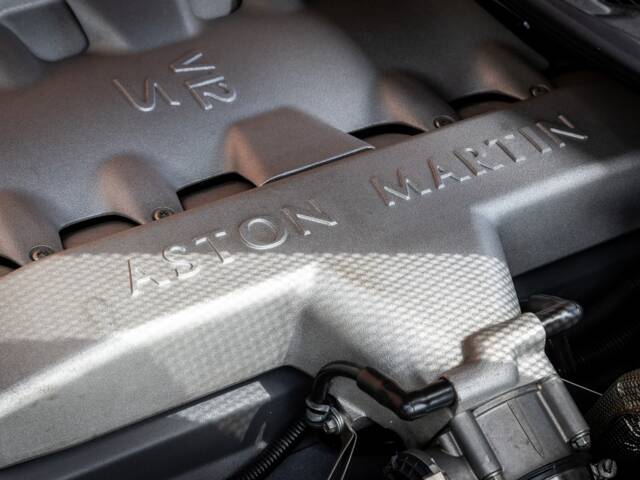Aston Martin V12 Vanquish S