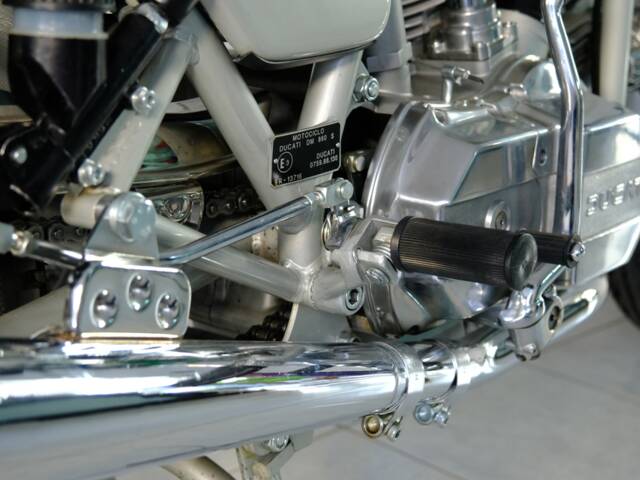 Ducati 900 SS
