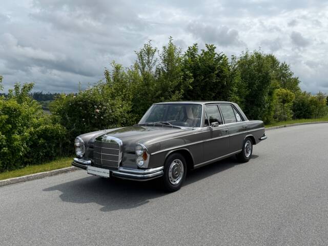 Bild 1/47 von Mercedes-Benz 280 SE (1969)