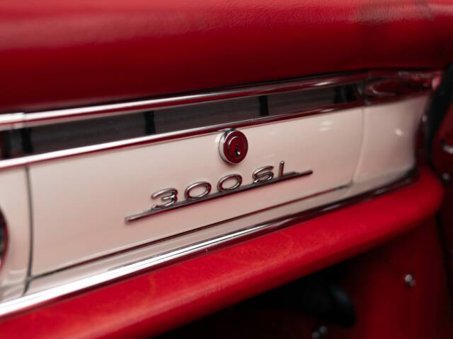 Mercedes-Benz 300 SL Roadster
