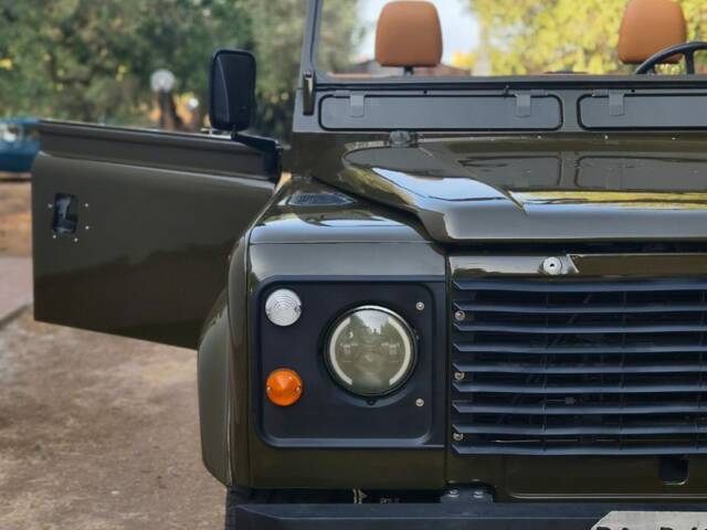 Land Rover 90