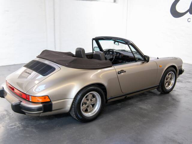 Porsche 911 Carrera 3.2
