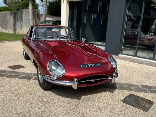 Image 1/12 of Jaguar E-Type 3.8 (1963)