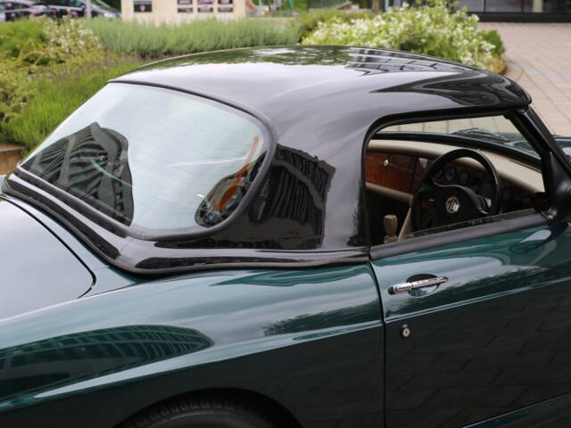 MG RV8