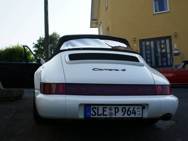 Porsche 911 Carrera 4