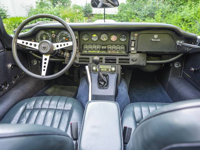 Jaguar E-Type V12