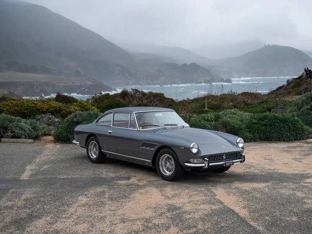 Bild 1/38 von Ferrari 330 GT 2+2 (1966)