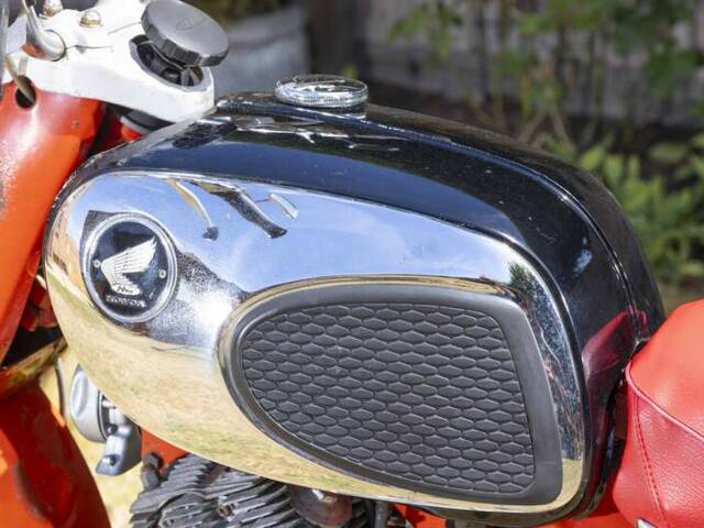 Honda C 72