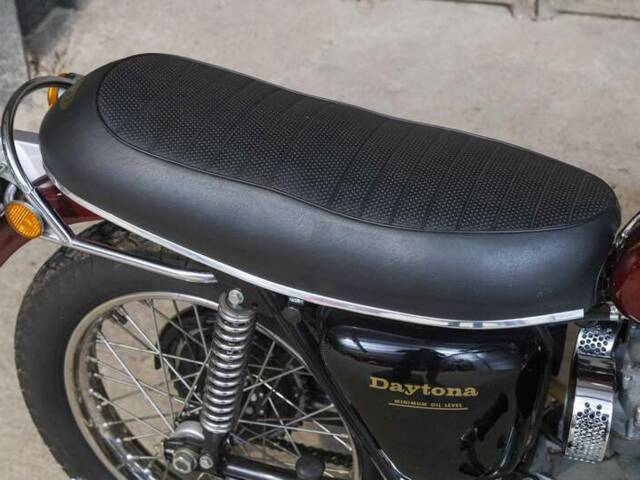 Triumph T 100 R Daytona