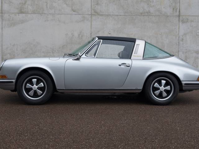 Porsche 911 2.2 E
