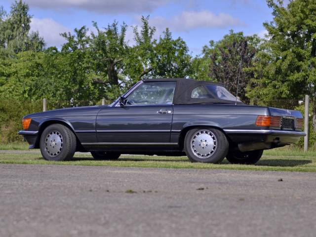 Mercedes-Benz 300 SL - Mercedes Benz 300 SL R107 Seitenansicht