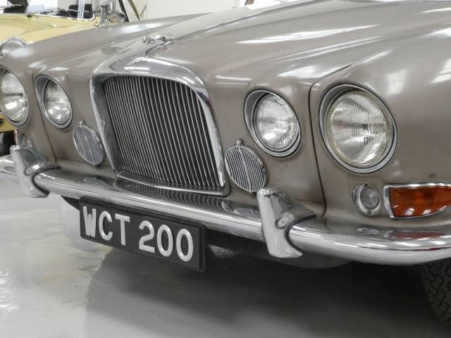 Jaguar Mk X 3.8