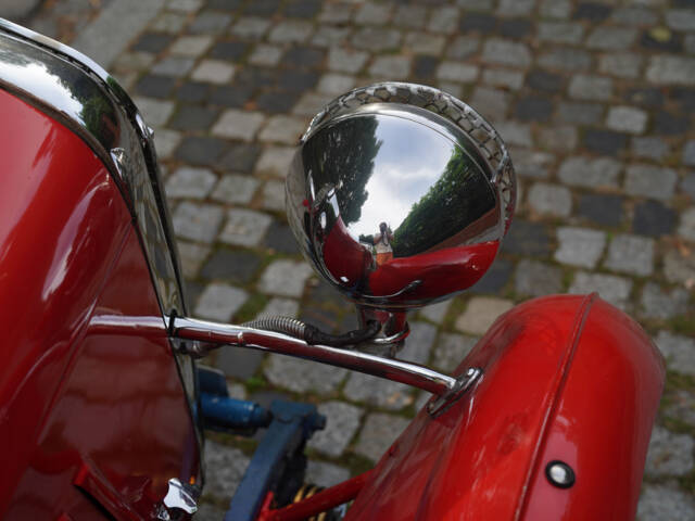 Singer 9 Sports