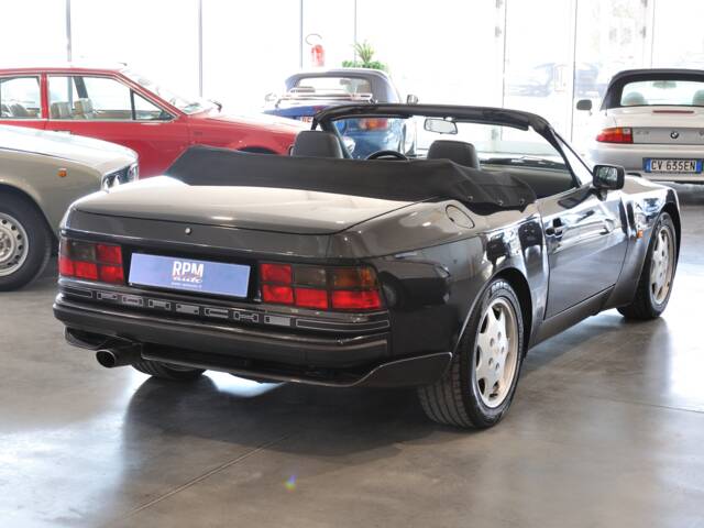 Porsche 944 S2