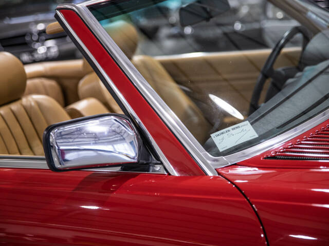 Mercedes-Benz 560 SL