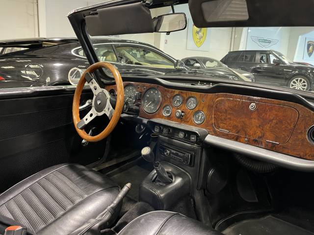 Triumph TR 6 PI