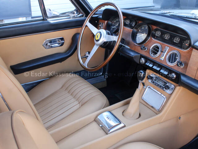 Ferrari 330 GT 2+2