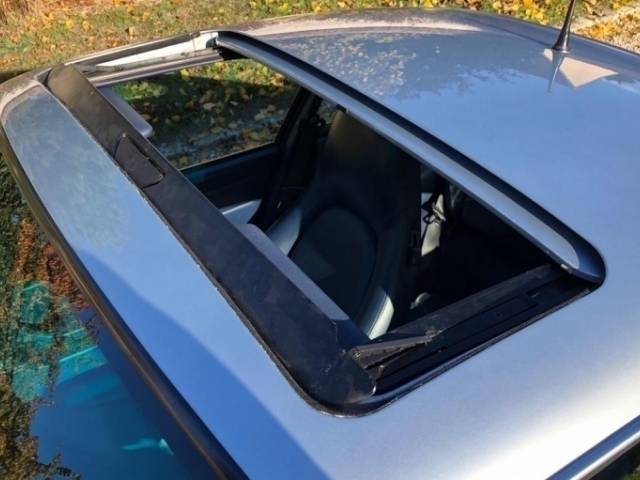 Porsche 911 Carrera - Porsche 911 type 993 Carrera 2 toit ouvrant