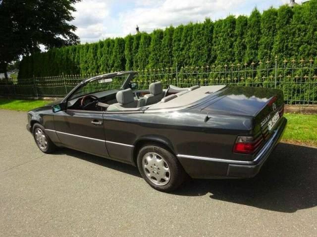 Mercedes-Benz E 320