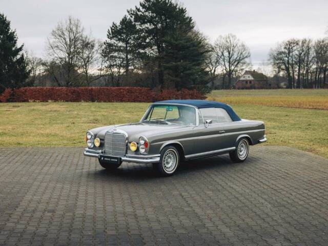 Mercedes-Benz 250 SE
