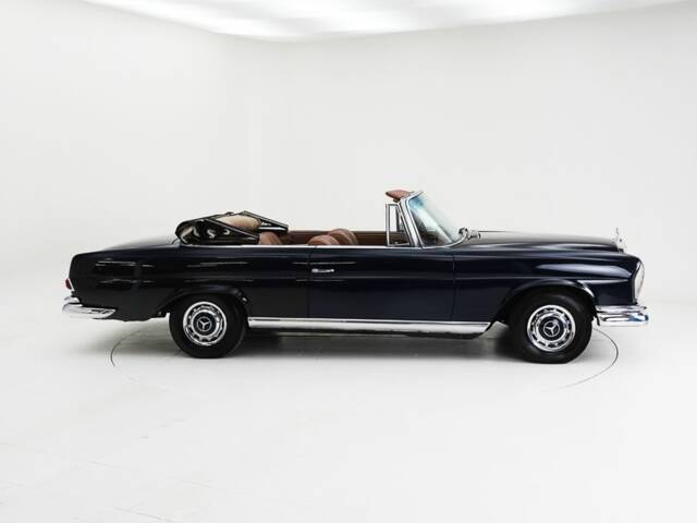 Mercedes-Benz 220 SE b