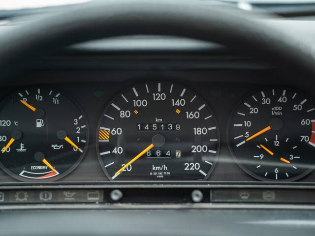 Mercedes-Benz 190 E