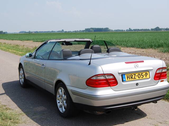 Mercedes-Benz CLK 200